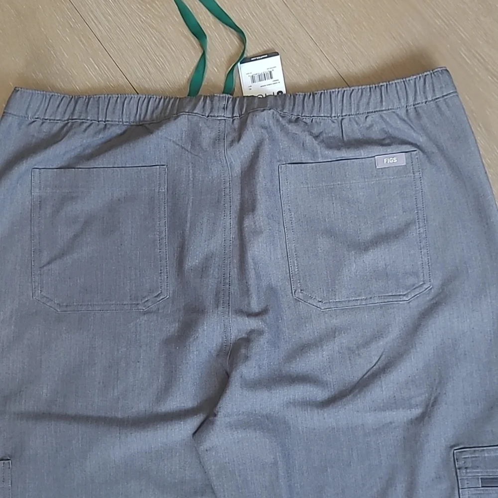 NWT Figs Cairo Grey Cargo Scrub Pants Men's sz XL